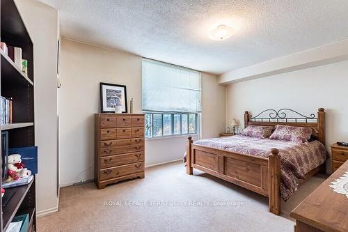 403-1535 Lakeshore Rd E, Mississauga, ON - Indoor Photo Showing Bedroom