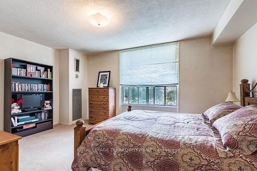 403-1535 Lakeshore Rd E, Mississauga, ON - Indoor Photo Showing Bedroom