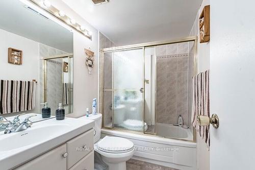 403-1535 Lakeshore Rd E, Mississauga, ON - Indoor Photo Showing Bathroom