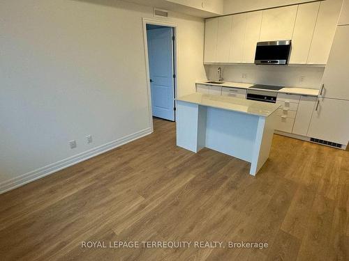 904-30 Elm Dr, Mississauga, ON - Indoor Photo Showing Kitchen