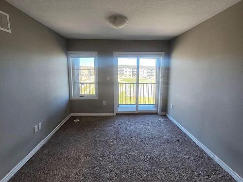 114 Wheat Lane, Kitchener, ON - Indoor Photo Showing Other Room