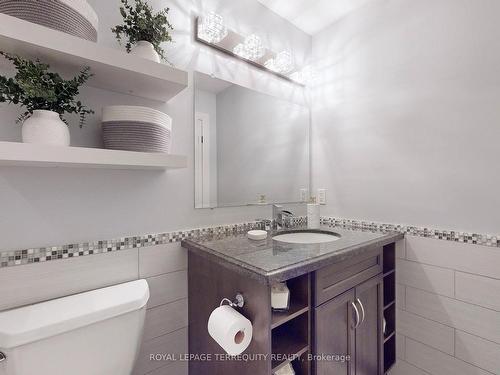 19 Johnston St, St. Catharines, ON - Indoor Photo Showing Bathroom