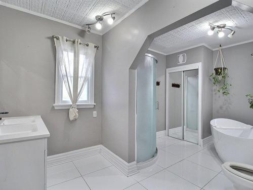 Salle de bains - 1 1Re Avenue E., Rouyn-Noranda, QC - Indoor Photo Showing Bathroom