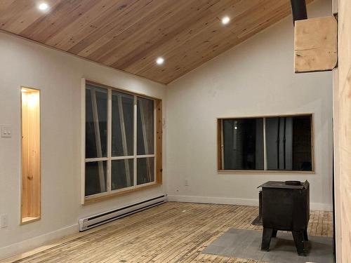 Living room - 5376 Mtée Beauvais, Val-Morin, QC - Indoor Photo Showing Other Room