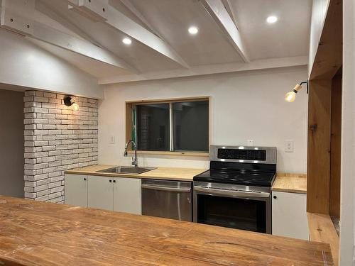 Kitchen - 5376 Mtée Beauvais, Val-Morin, QC - Indoor Photo Showing Kitchen