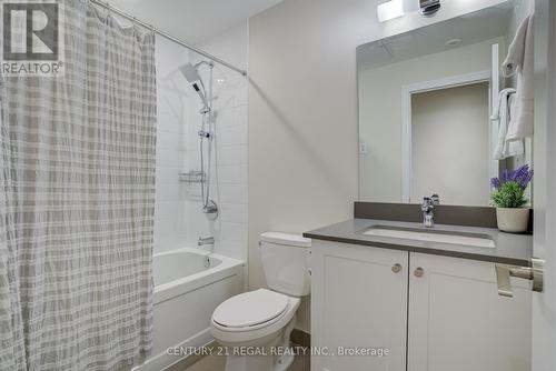 512 - 657 Cricklewood Drive, Mississauga, ON - Indoor Photo Showing Bathroom