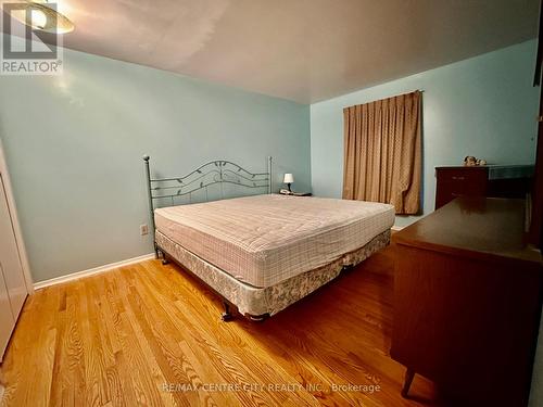 155 Meridene Crescent W, London, ON - Indoor Photo Showing Bedroom