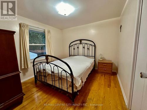 155 Meridene Crescent W, London, ON - Indoor Photo Showing Bedroom