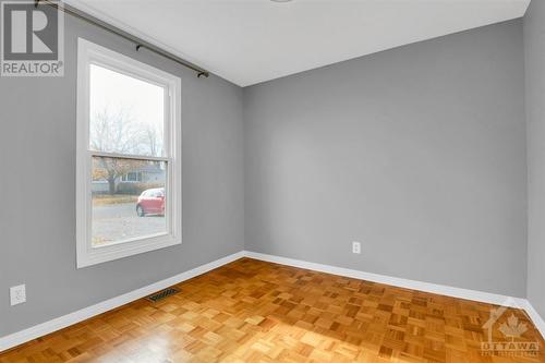 1327 Lotus Street, Ottawa, ON - Indoor Photo Showing Other Room