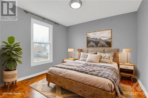 1327 Lotus Street, Ottawa, ON - Indoor Photo Showing Bedroom