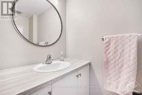 1327 Lotus Street, Ottawa, ON - Indoor Photo Showing Bathroom