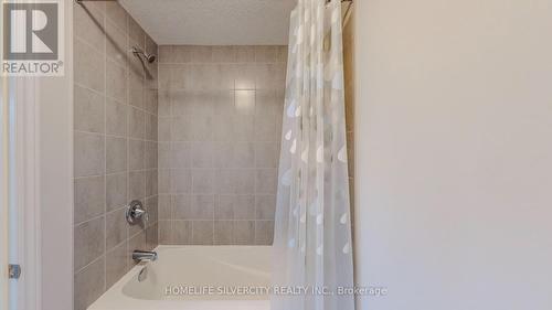 39 Hollingshead Road, Ingersoll, ON - Indoor Photo Showing Bathroom