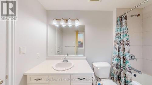 39 Hollingshead Road, Ingersoll, ON - Indoor Photo Showing Bathroom