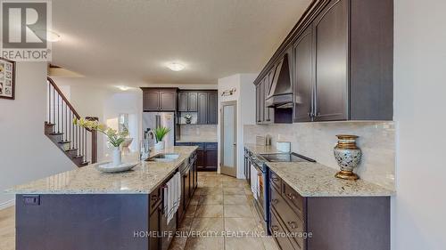 39 Hollingshead Road, Ingersoll, ON - Indoor Photo Showing Kitchen With Upgraded Kitchen