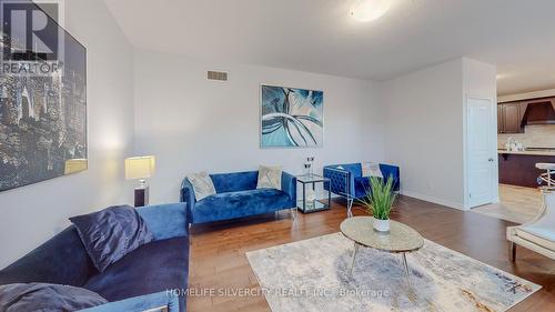 39 Hollingshead Road, Ingersoll, ON - Indoor Photo Showing Living Room