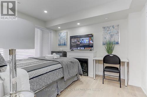 15 Ingersoll Lane, Richmond Hill, ON - Indoor Photo Showing Bedroom