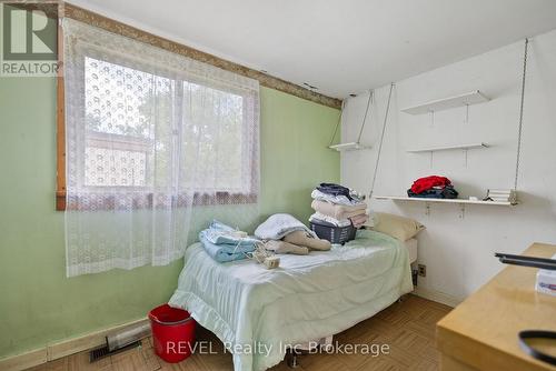 519 Buffalo Road, Fort Erie, ON - Indoor Photo Showing Bedroom