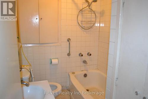 519 Buffalo Road, Fort Erie, ON - Indoor Photo Showing Bathroom