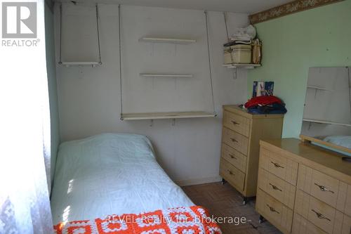 519 Buffalo Road, Fort Erie, ON - Indoor Photo Showing Bedroom