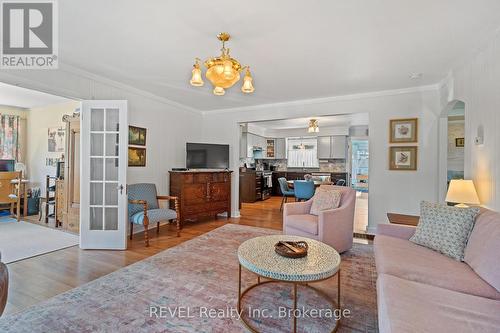 237 Cherryhill Boulevard S, Fort Erie (Crystal Beach), ON - Indoor Photo Showing Living Room