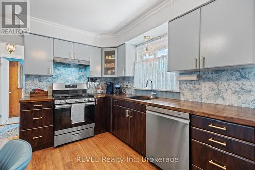 237 Cherryhill Boulevard S, Fort Erie (Crystal Beach), ON - Indoor Photo Showing Kitchen