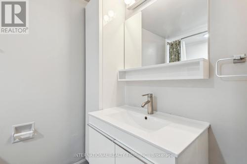 503 - 192 Jarvis Street, Toronto, ON - Indoor Photo Showing Bathroom