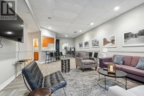 503 - 192 Jarvis Street, Toronto, ON - Indoor Photo Showing Living Room