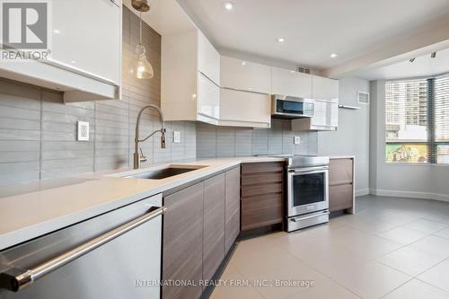 503 - 192 Jarvis Street, Toronto, ON - Indoor Photo Showing Kitchen With Upgraded Kitchen