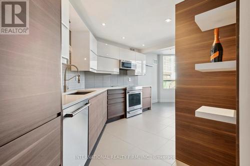 503 - 192 Jarvis Street, Toronto, ON - Indoor Photo Showing Kitchen