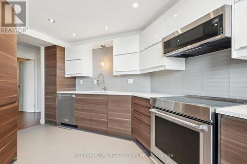 503 - 192 Jarvis Street, Toronto, ON - Indoor Photo Showing Kitchen