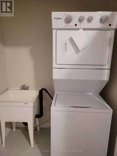 1445 National Common, Burlington, ON - Indoor Photo Showing Laundry Room