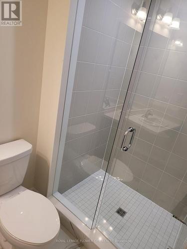 1445 National Common, Burlington, ON - Indoor Photo Showing Bathroom