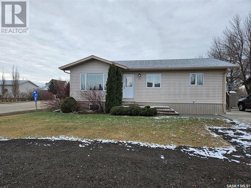 525 Carlyle Avenue, Carlyle, SK - Outdoor