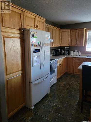 525 Carlyle Avenue, Carlyle, SK - Indoor Photo Showing Kitchen