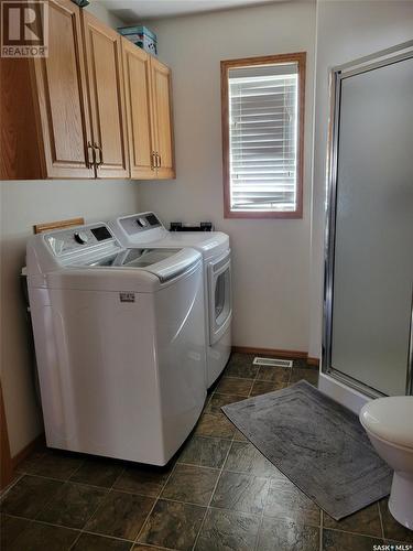 525 Carlyle Avenue, Carlyle, SK - Indoor Photo Showing Laundry Room