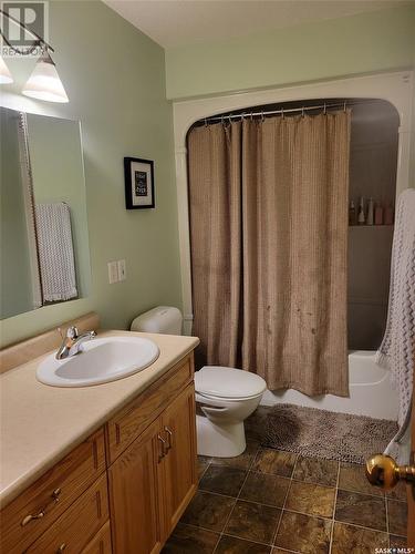 525 Carlyle Avenue, Carlyle, SK - Indoor Photo Showing Bathroom