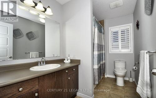 175 Hardcastle Drive, Cambridge, ON - Indoor Photo Showing Bathroom