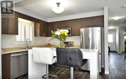 175 Hardcastle Drive, Cambridge, ON - Indoor Photo Showing Kitchen With Stainless Steel Kitchen