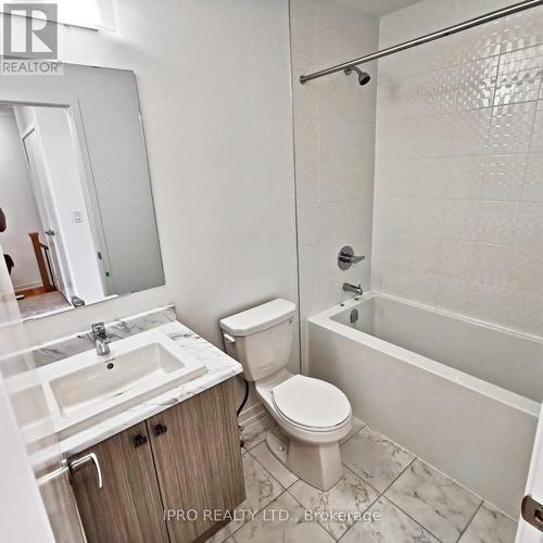 167 Harding Park Street, Newmarket, ON - Indoor Photo Showing Bathroom