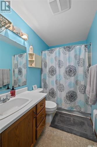 56 Kemp Crescent, Prince Albert, SK - Indoor Photo Showing Bathroom