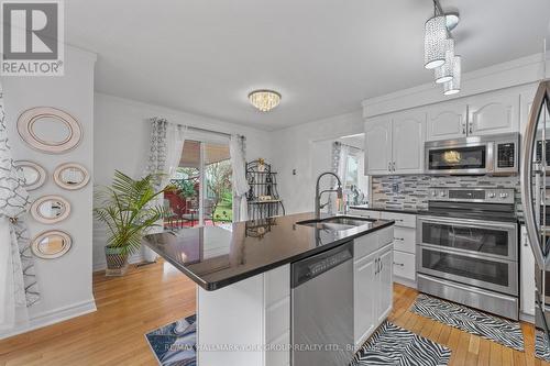 947 Cornell Crescent, Cobourg, ON - Indoor Photo Showing Kitchen With Upgraded Kitchen