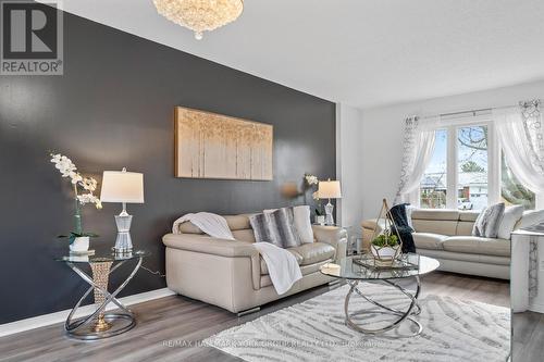 947 Cornell Crescent, Cobourg, ON - Indoor Photo Showing Living Room