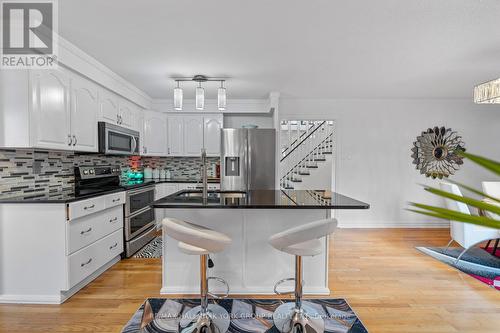 947 Cornell Crescent, Cobourg, ON - Indoor Photo Showing Kitchen With Upgraded Kitchen