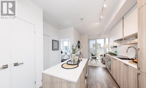 605 - 15 Holmes Avenue N, Toronto, ON - Indoor Photo Showing Kitchen