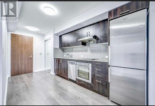 507 - 255 Village Green Square, Toronto, ON - Indoor Photo Showing Kitchen