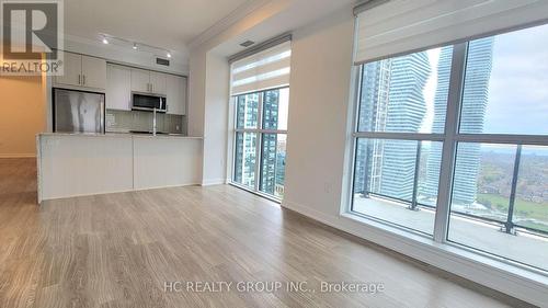 2620 - 4055 Parkside Village Drive, Mississauga, ON - Indoor Photo Showing Kitchen