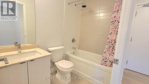 2620 - 4055 Parkside Village Drive, Mississauga, ON - Indoor Photo Showing Bathroom