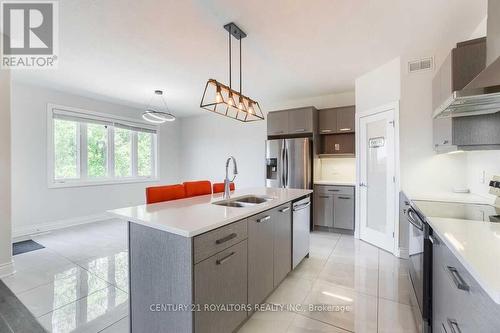 2620 Holbrook Drive, London, ON - Indoor Photo Showing Kitchen With Double Sink With Upgraded Kitchen