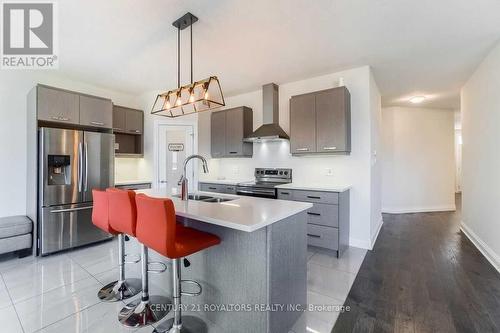 2620 Holbrook Drive, London, ON - Indoor Photo Showing Kitchen With Double Sink With Upgraded Kitchen