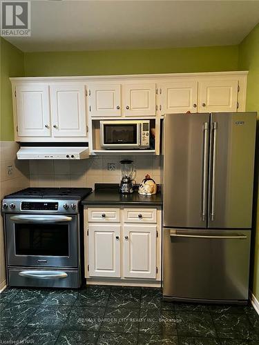 48 Mcdonald Avenue, Thorold, ON - Indoor Photo Showing Kitchen